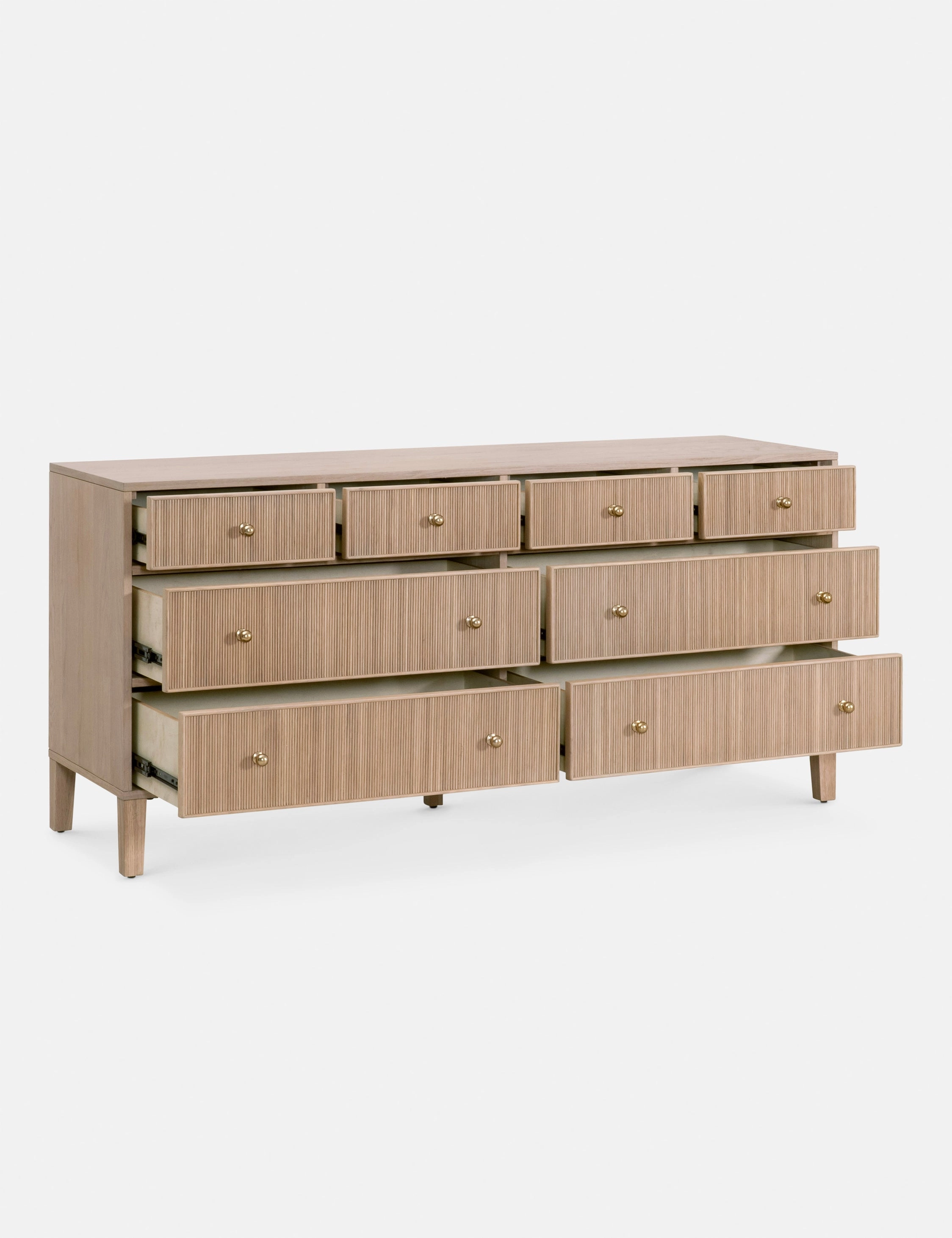 Jesenia Dresser