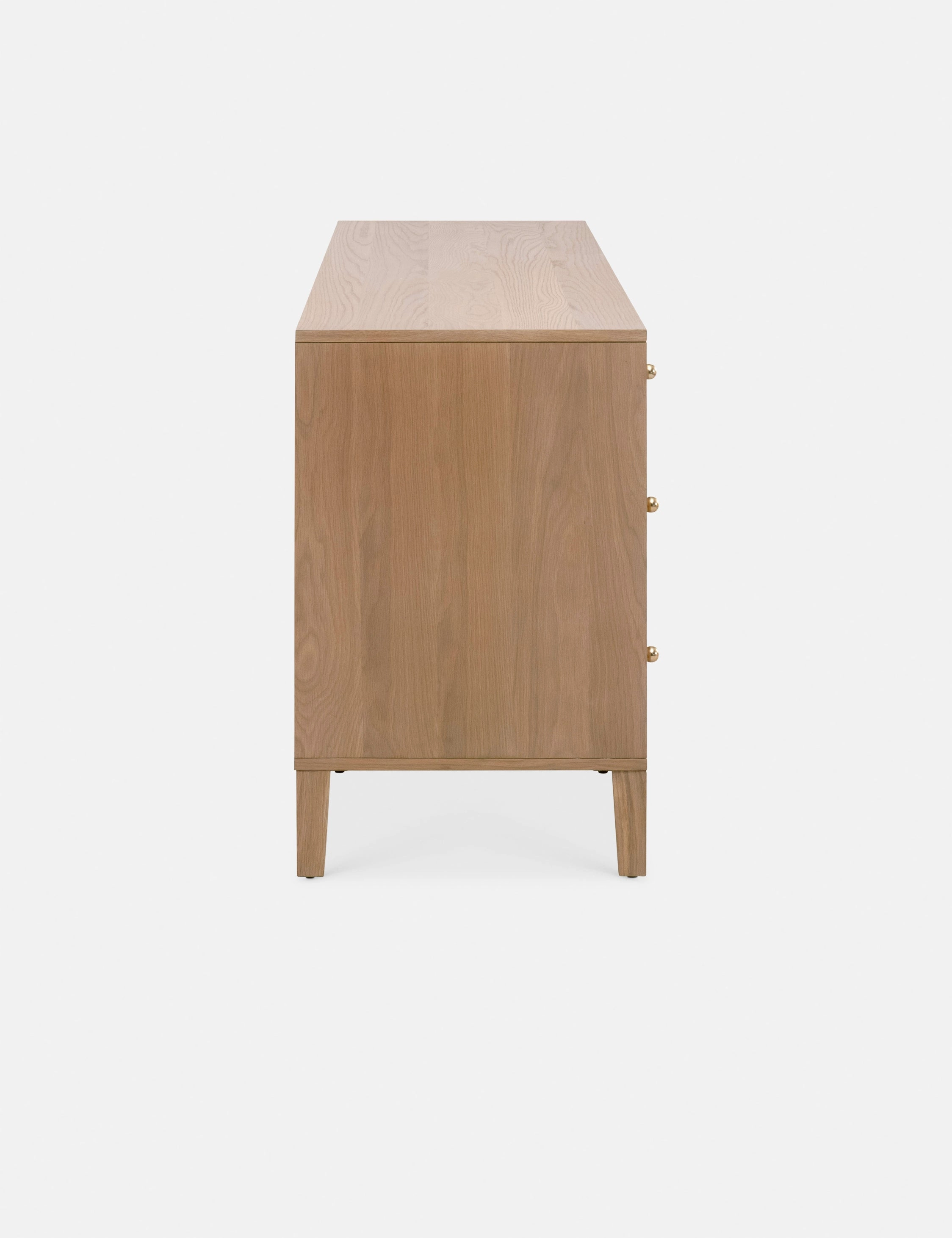 Jesenia Dresser