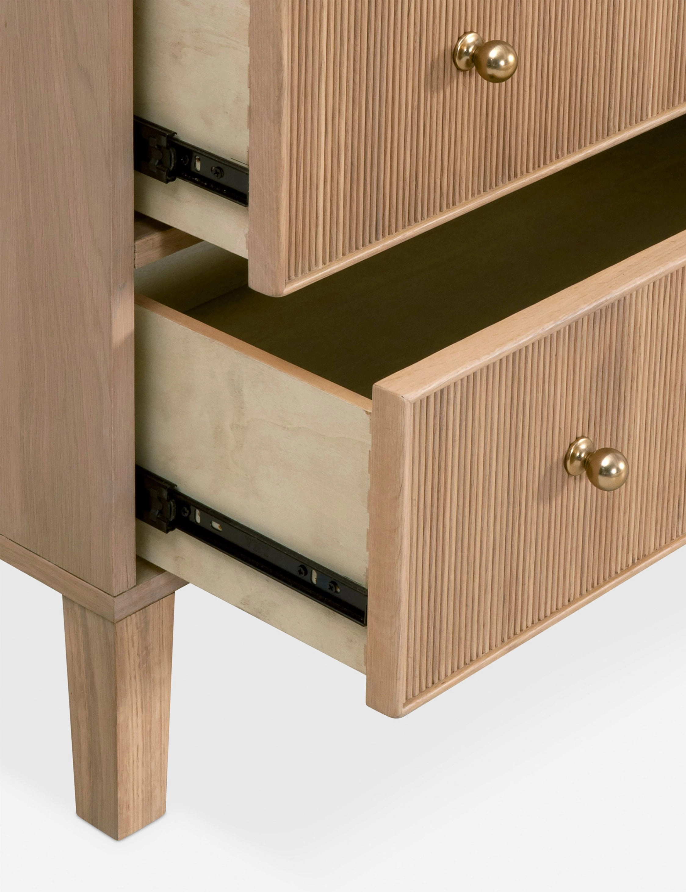 Jesenia Dresser
