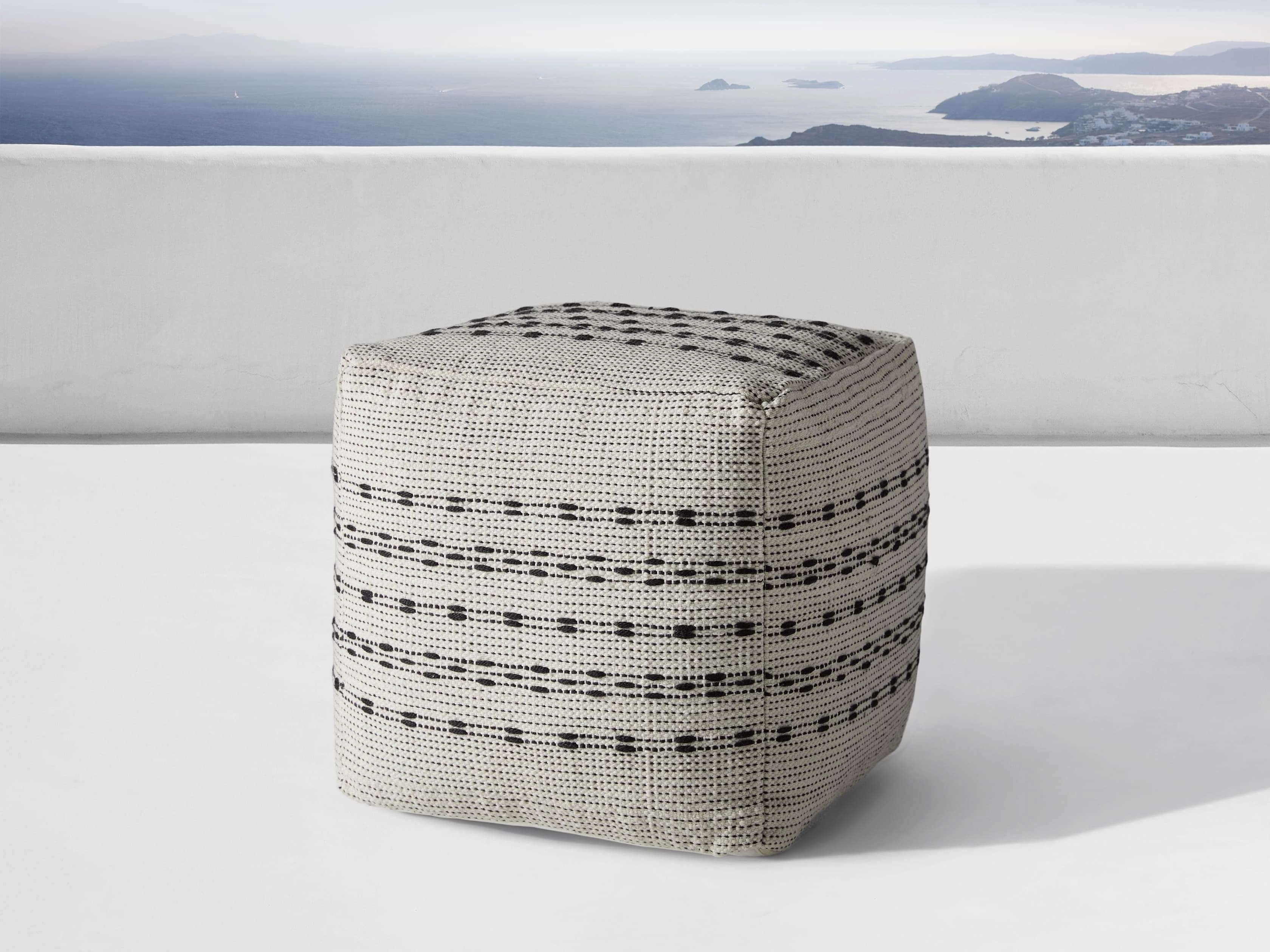 Ladera Performance Pouf