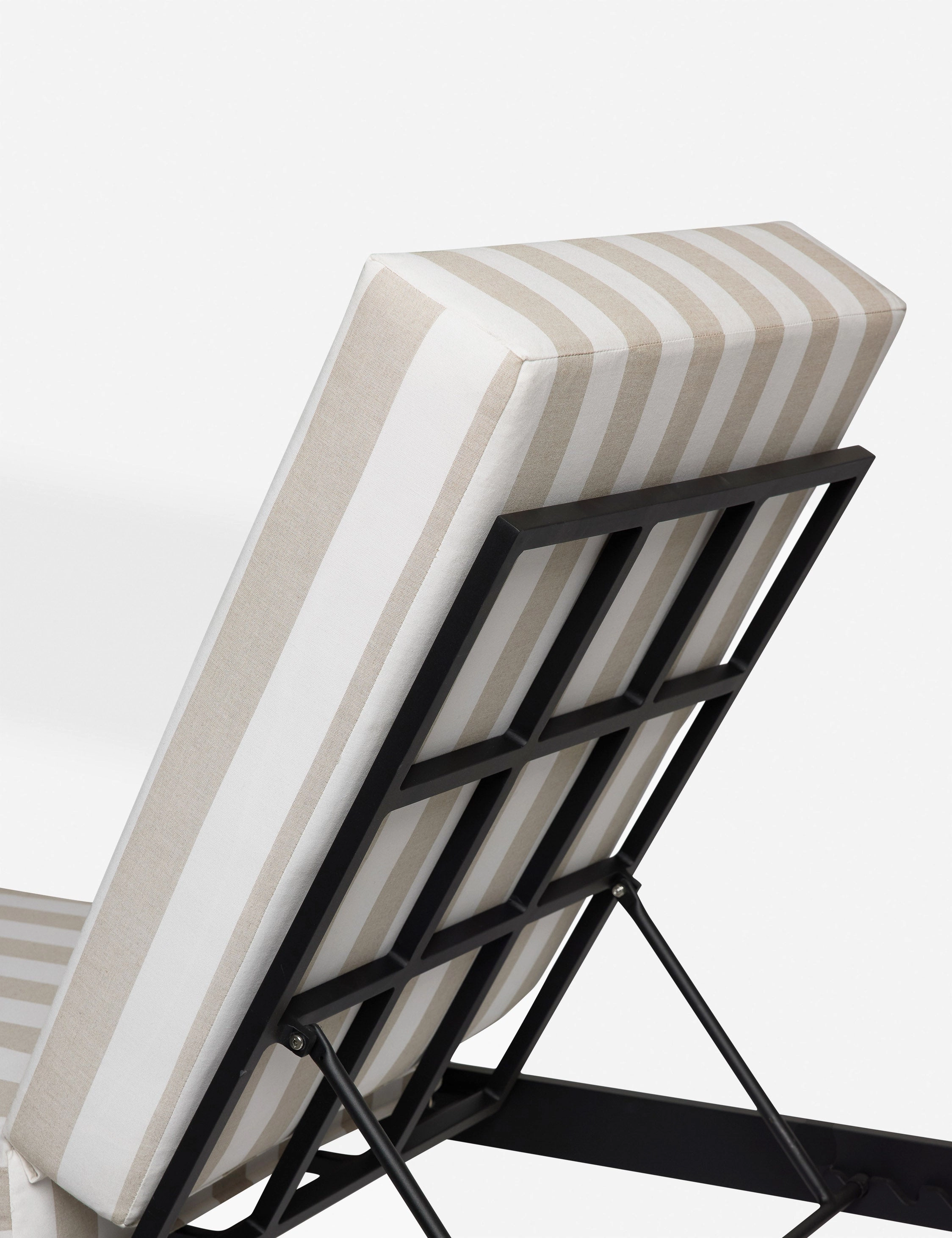 Leni Outdoor Chaise