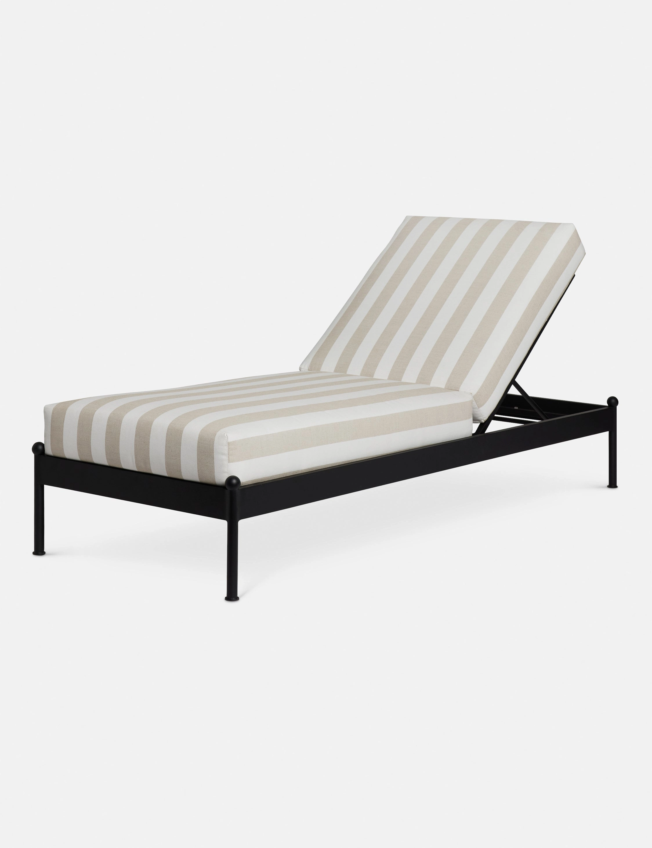 Leni Outdoor Chaise