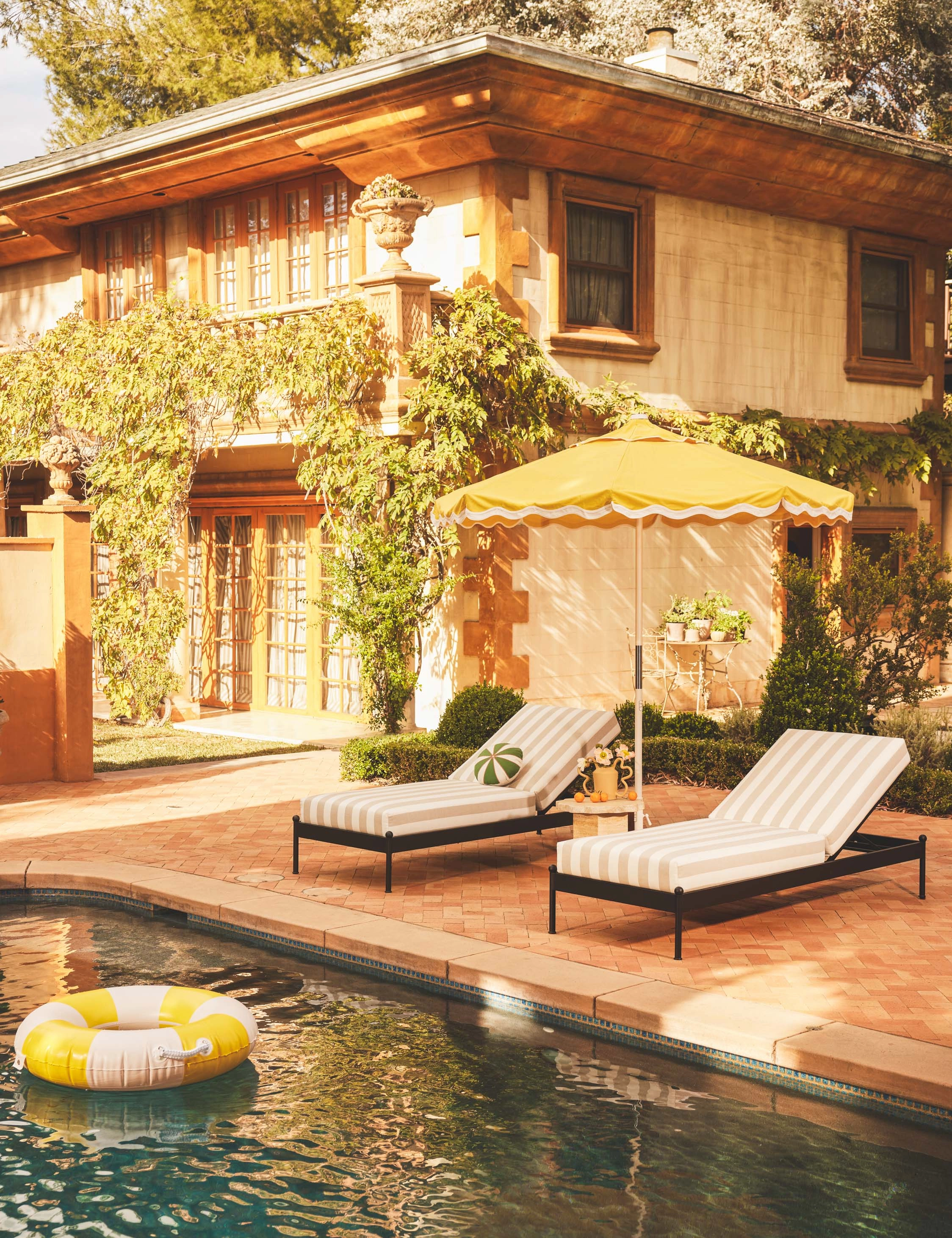 Leni Outdoor Chaise