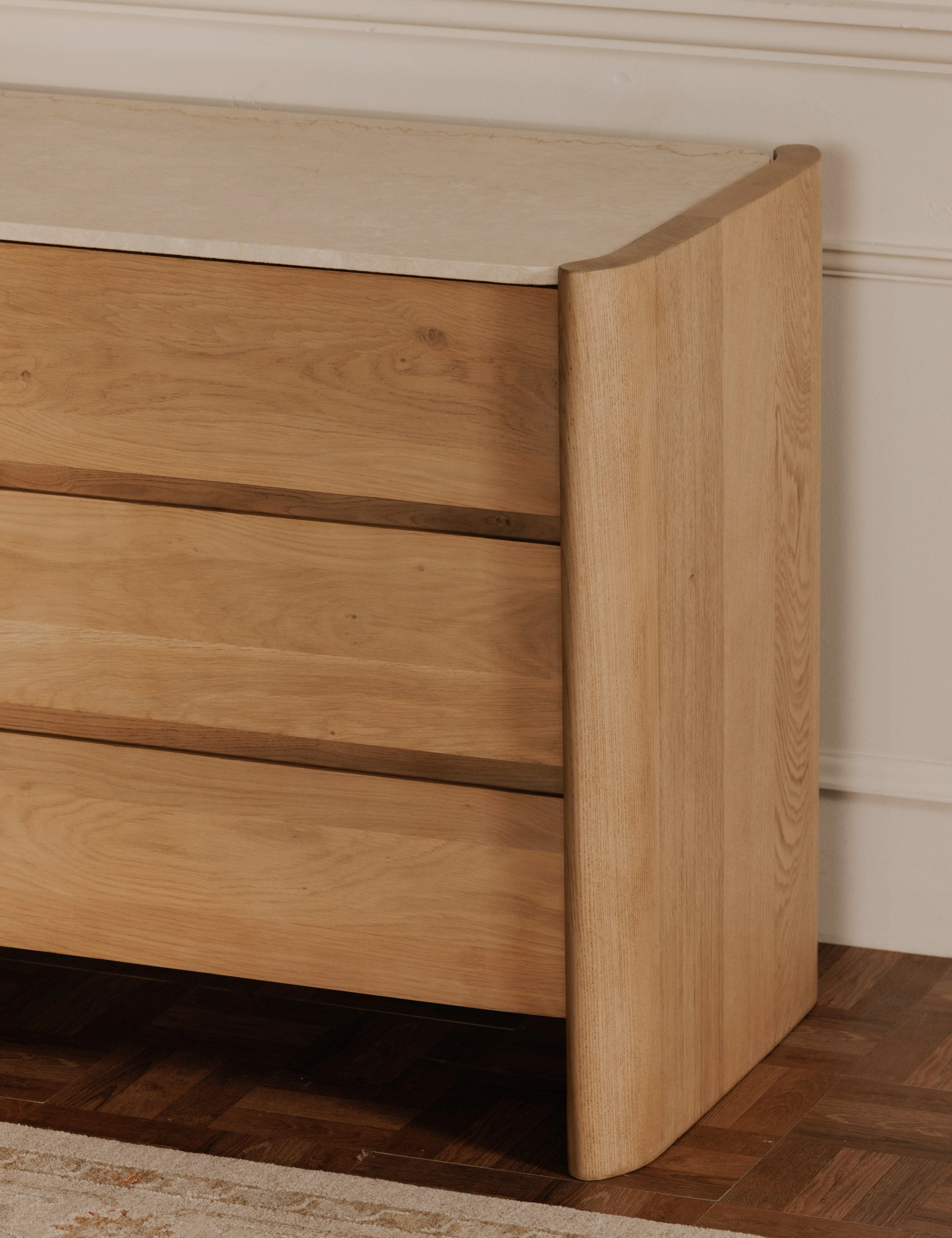 Lindahl Dresser