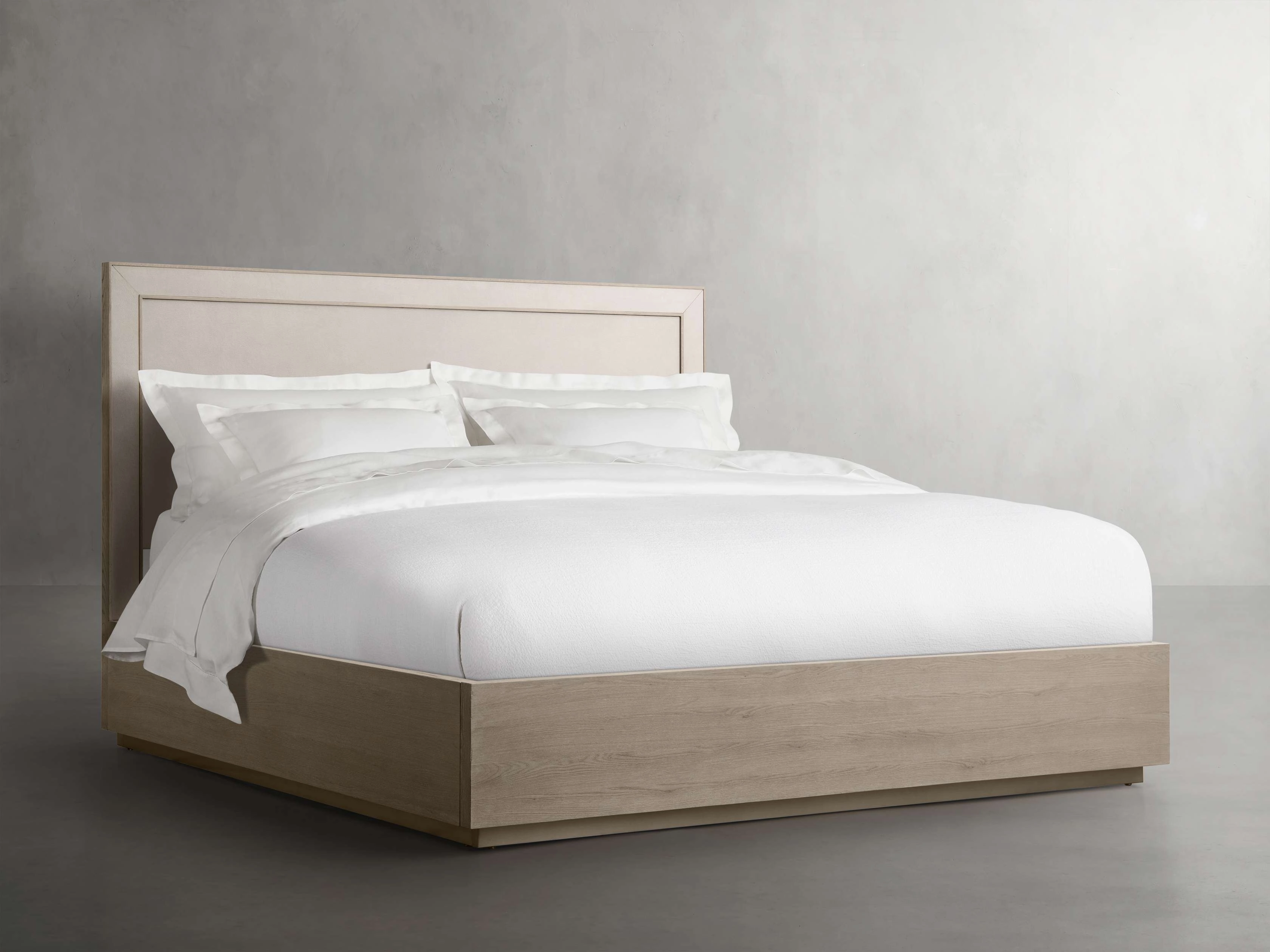 Malone Plinth Bed