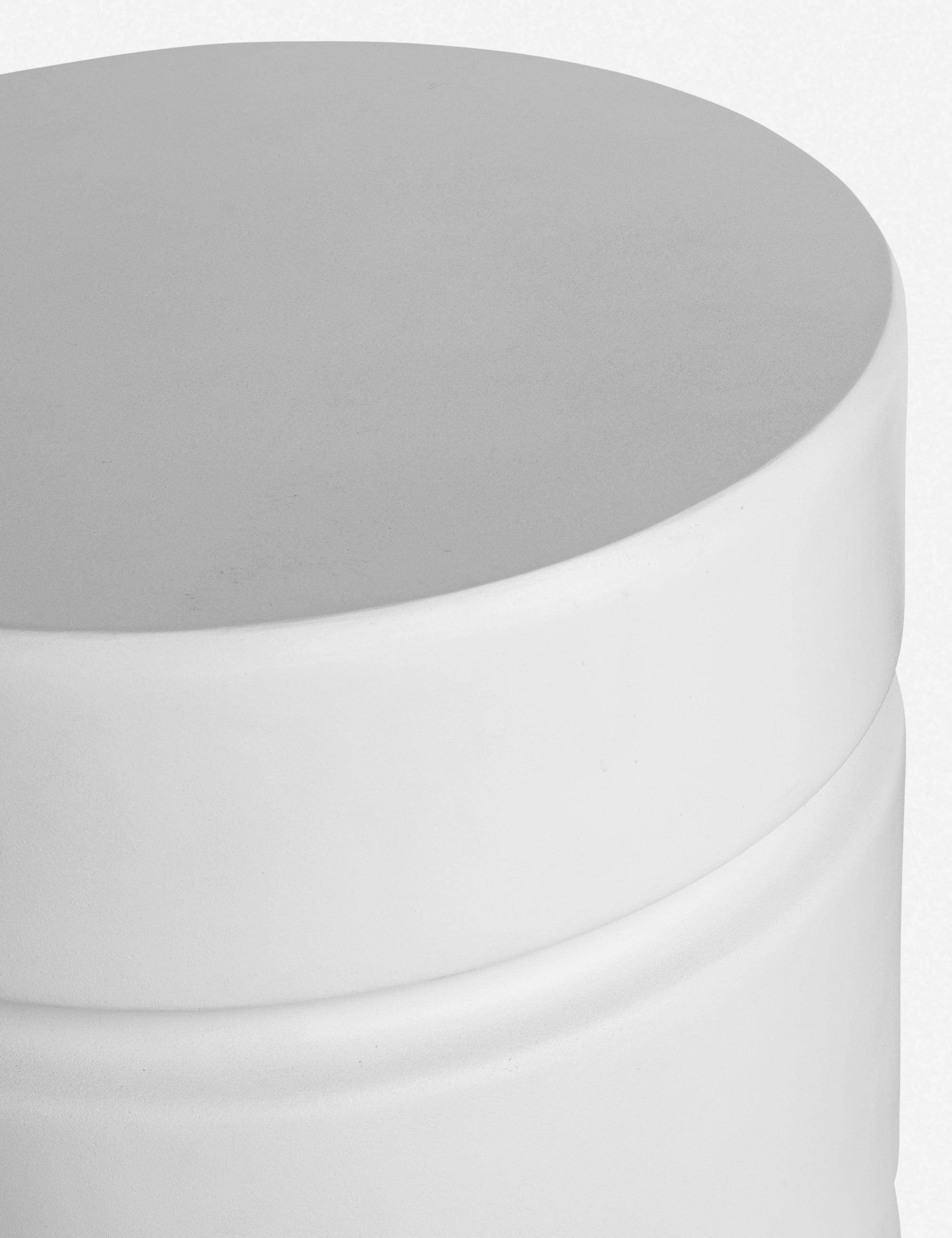 Marke Indoor / Outdoor Round Side Table