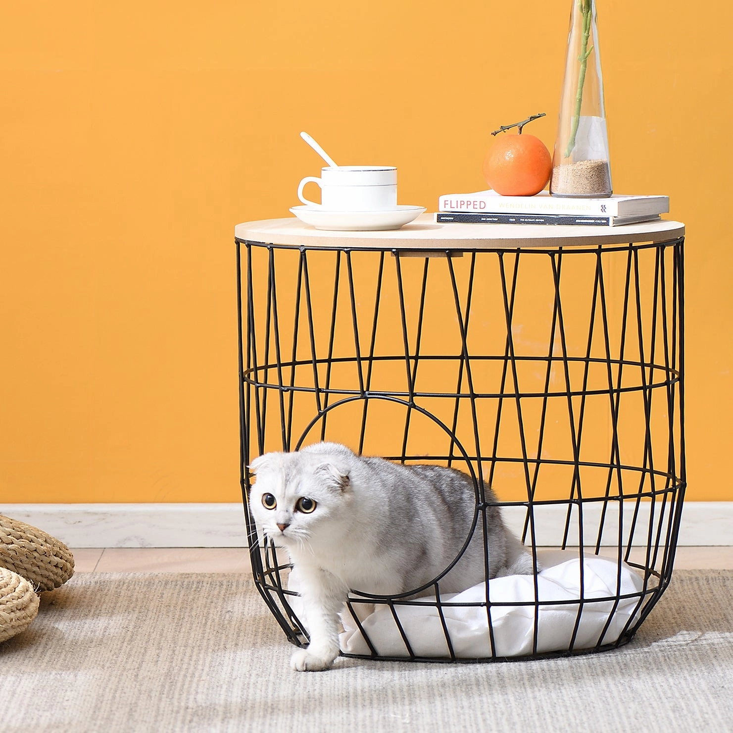 Mau Side Table/Indoor Cat House with Cushion (Black)