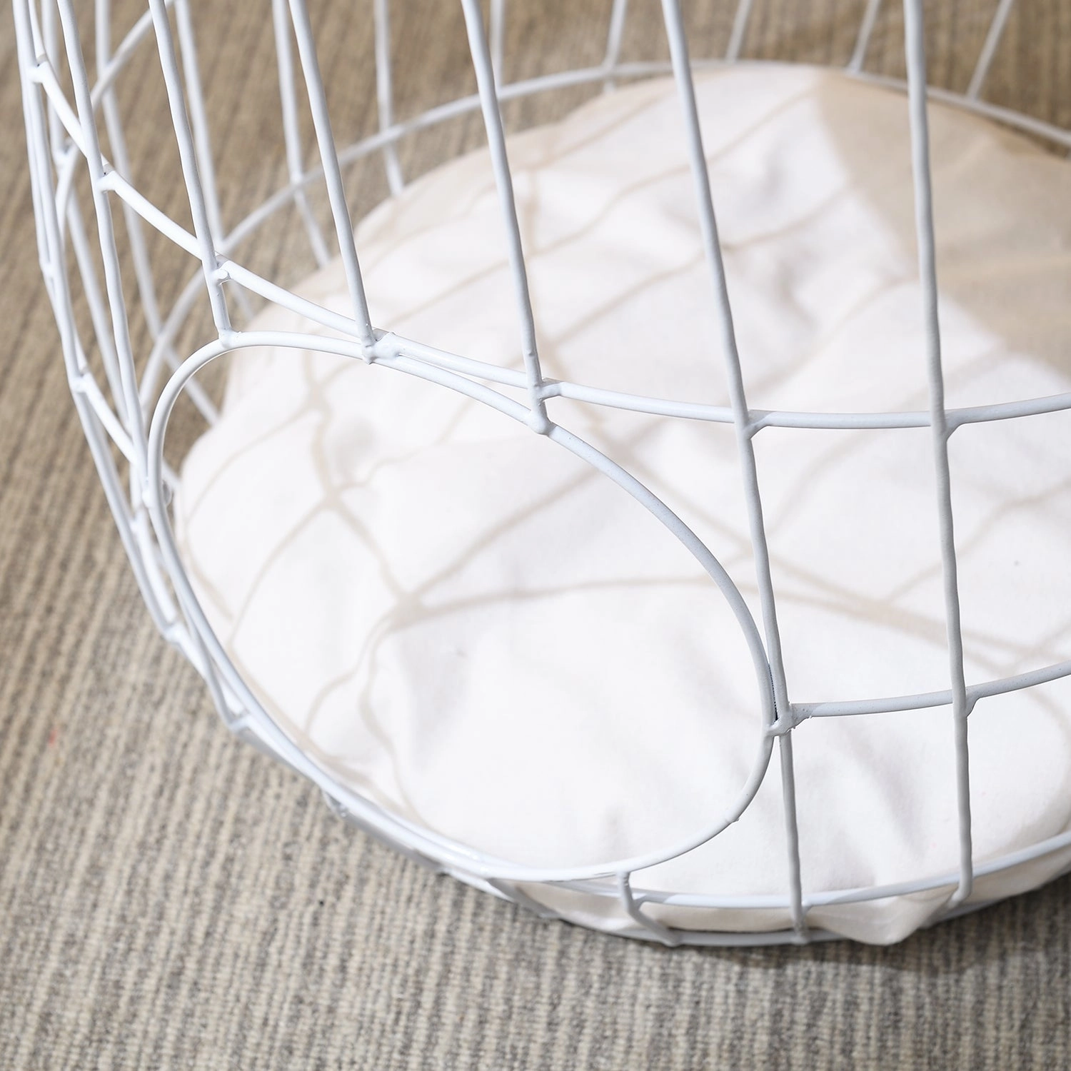 Mau Side Table/Indoor Cat House with Cushion (White)