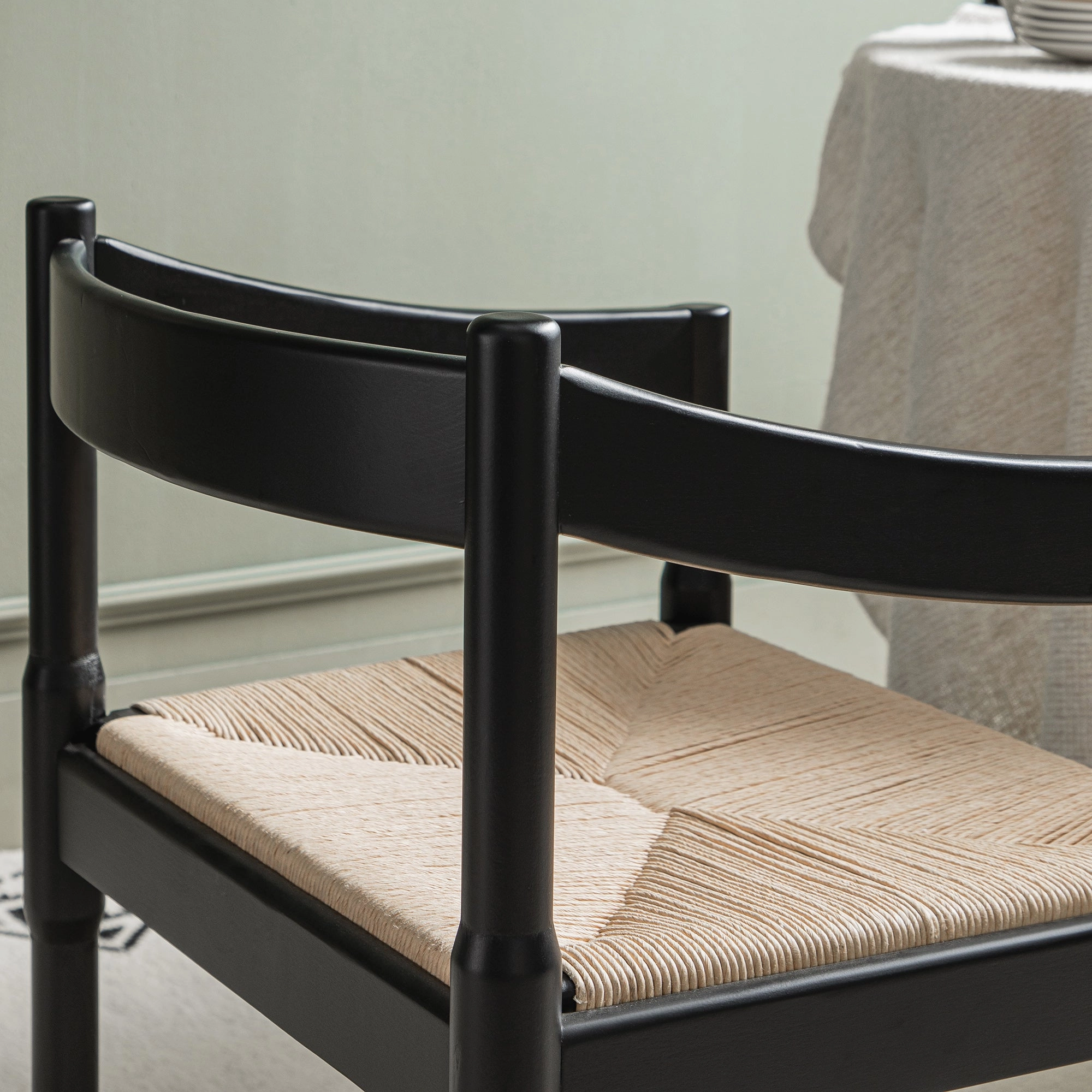 Minley 2-in-1 Carver Chair, Black Matte