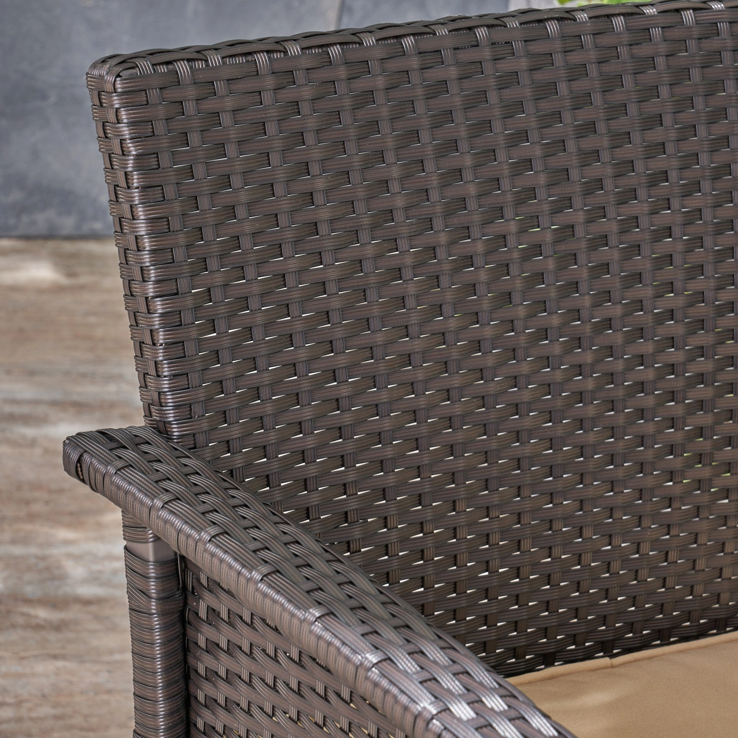 Outdoor 4 Seater Wicker Chat Set with Fire Pit - NH524503