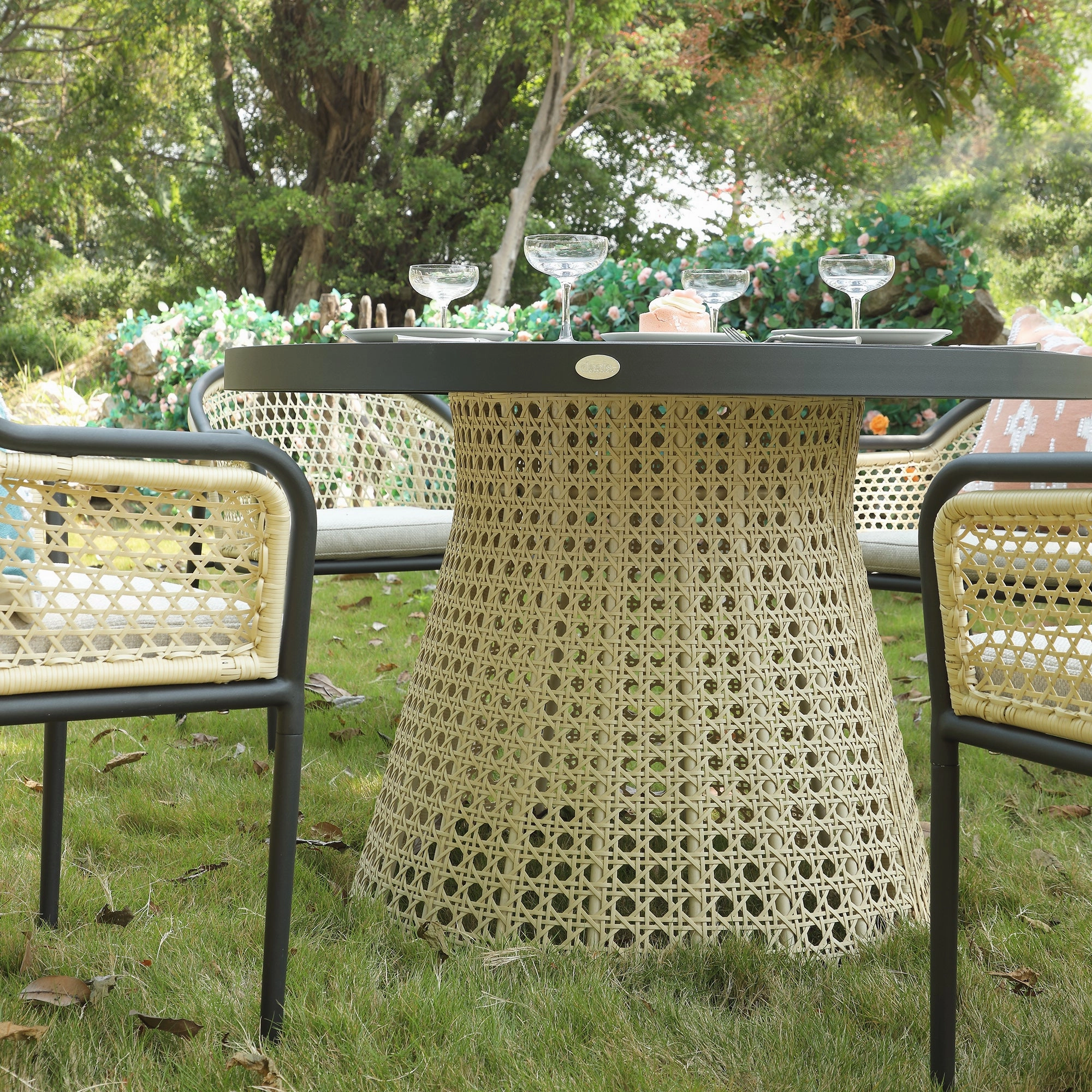 Pienza Outdoor Rattan 4-Seater Round Dining Set, Oatmeal Fabric with Black Frame