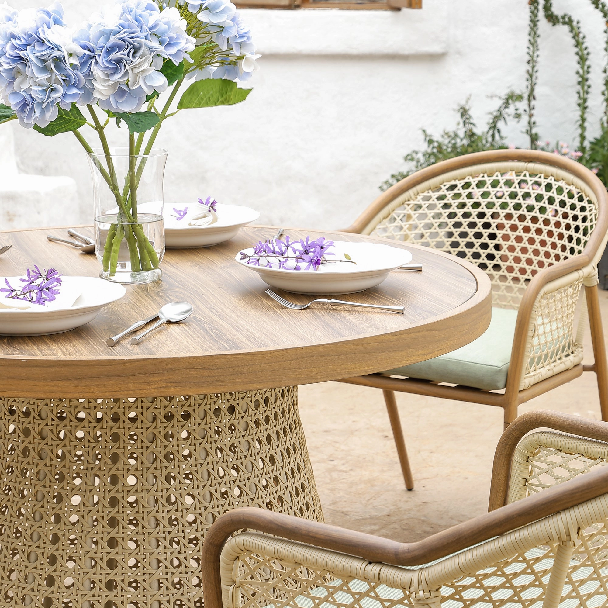 Pienza Outdoor Rattan 4-Seater Round Dining Set, Sage Green Fabric with Light Walnut Frame