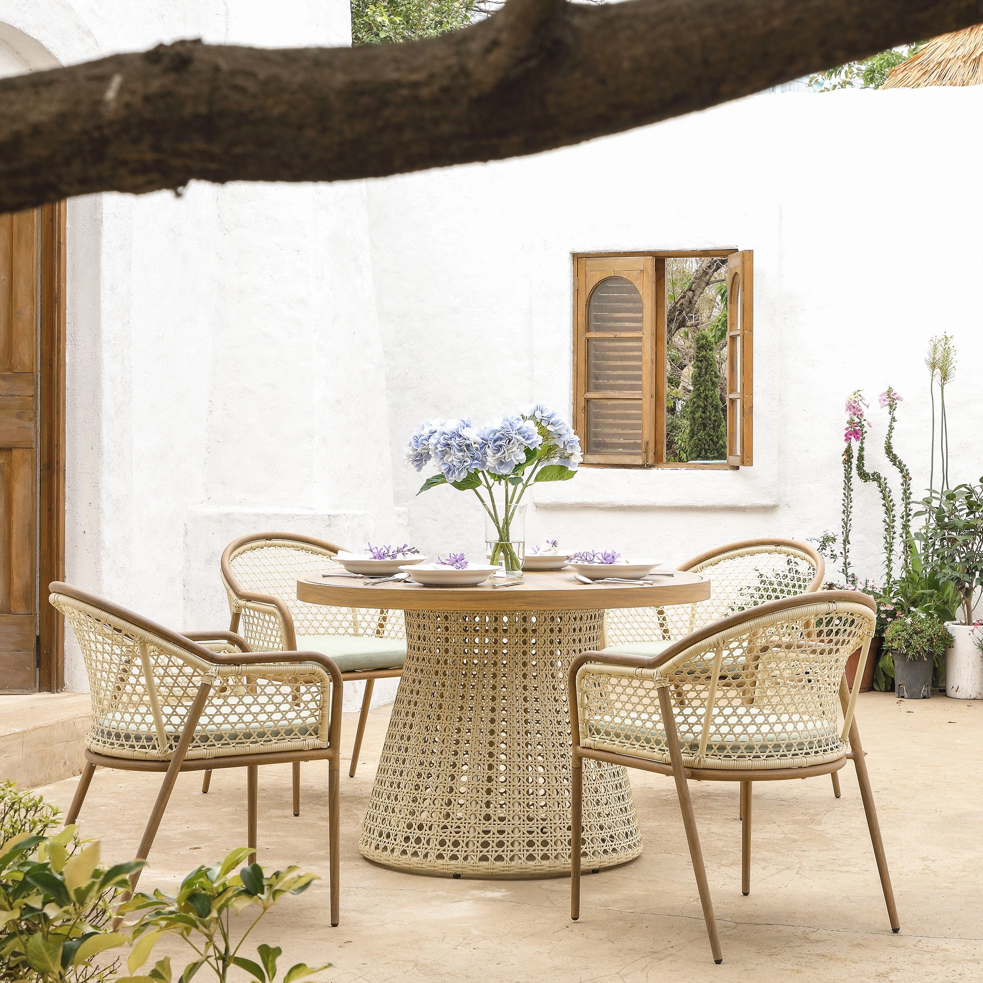 Pienza Outdoor Rattan 4-Seater Round Dining Set, Sage Green Fabric with Light Walnut Frame