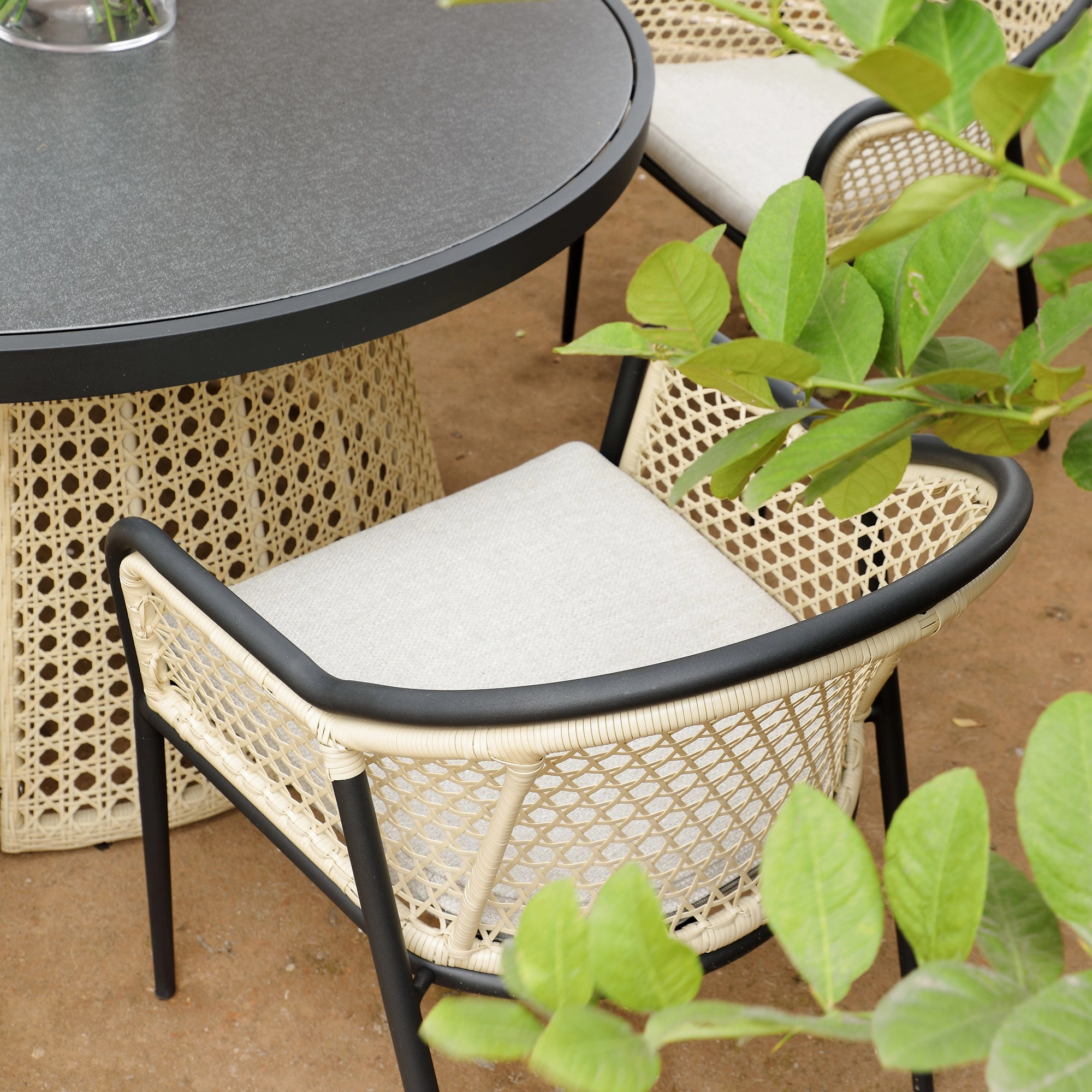 Pienza Outdoor Rattan 6-Seater Round Dining Set, Oatmeal Fabric with Black Frame