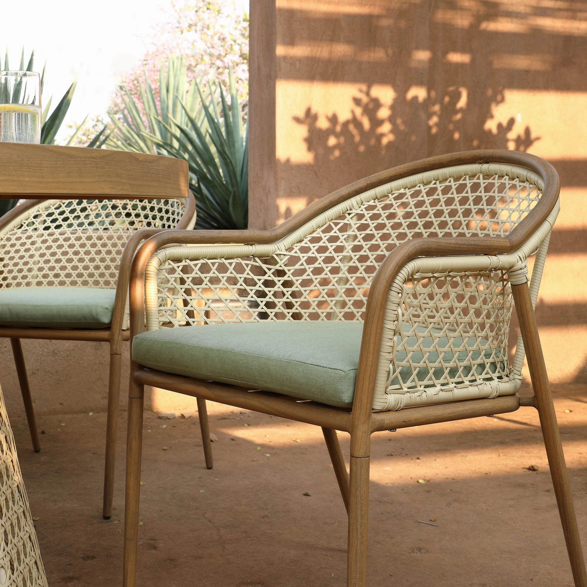 Pienza Outdoor Rattan 6-Seater Round Dining Set, Sage Green Fabric with Light Walnut Frame