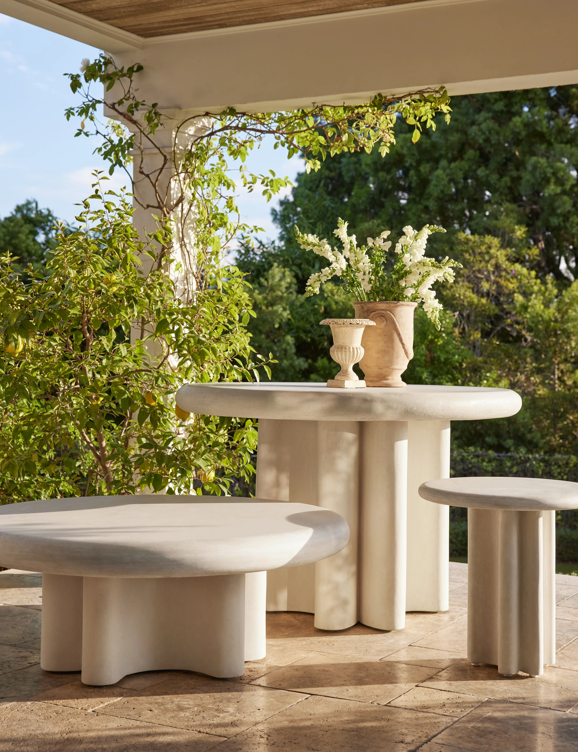 Ruiz Indoor / Outdoor Round Dining Table