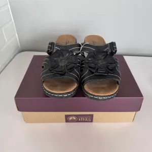 Sandals Flats By Clarks In Black, Size: 9.5 clarks