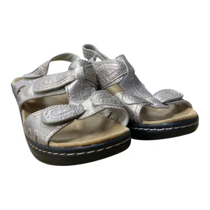 Sandals Flats By Clarks In Tan, Size:7 clarks