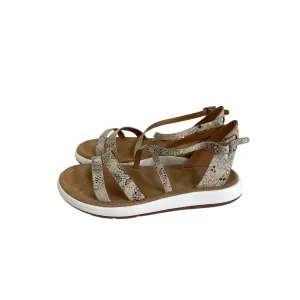 Sandals Flats By Clarks In Taupe, Size:7.5 clarks
