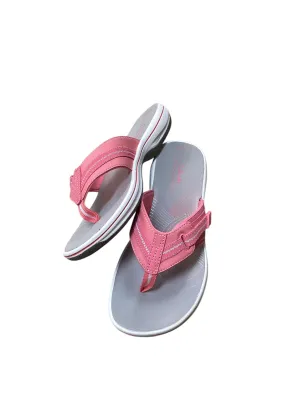 Sandals Flip Flops By Clarks In Grey & Pink, Size: 6 clarks