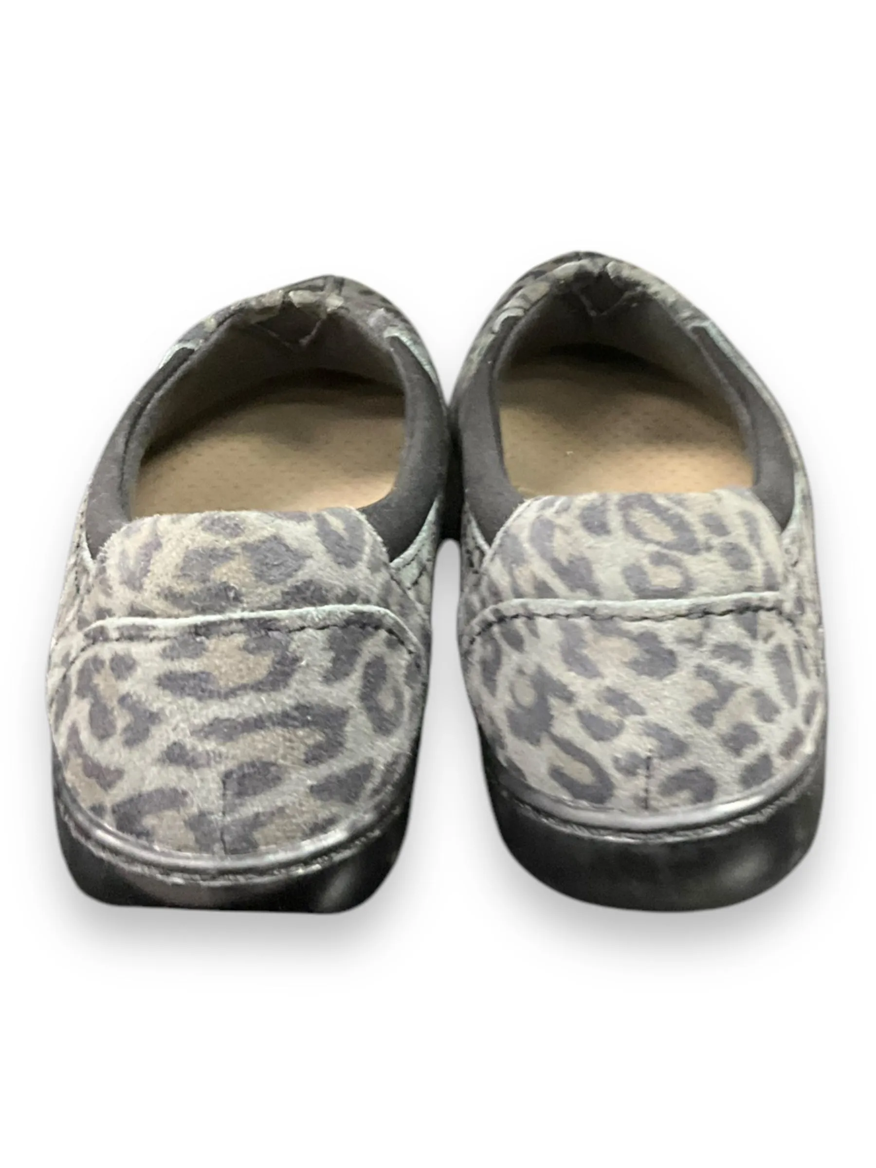 Shoes Flats By Clarks In Animal Print, Size: 7 clarks