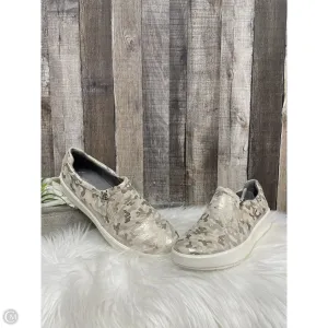 Shoes Flats By Clarks In Tan, Size: 11 clarks