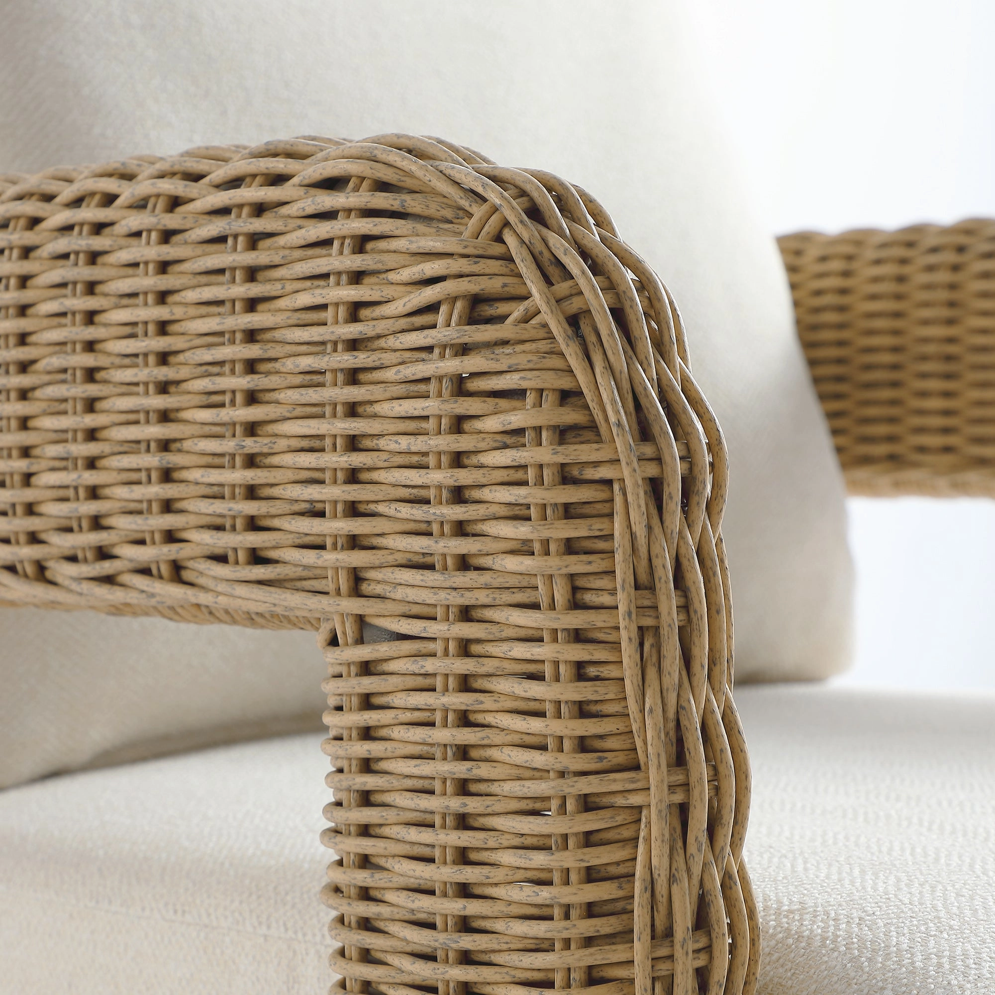 Stanford Round Wicker Outdoor 4-Seater Round Dining Set, Natural