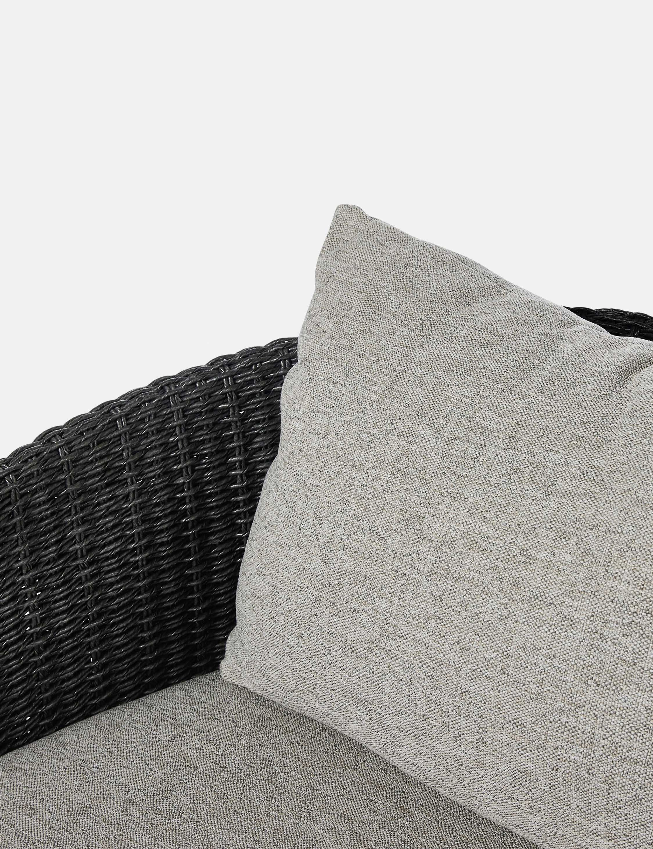 Tennille Indoor / Outdoor Swivel Chair