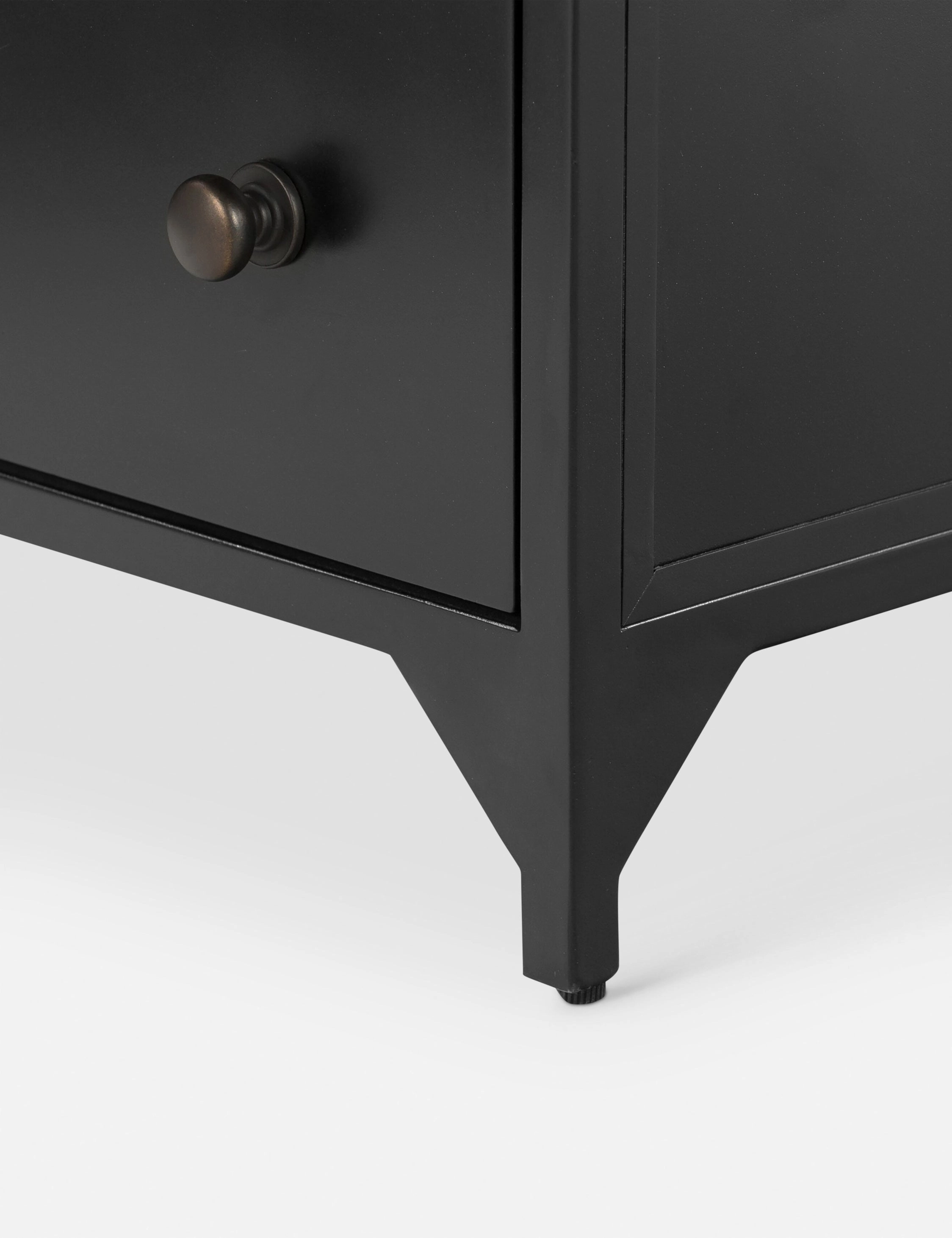 Verruca 2-Drawer Nightstand