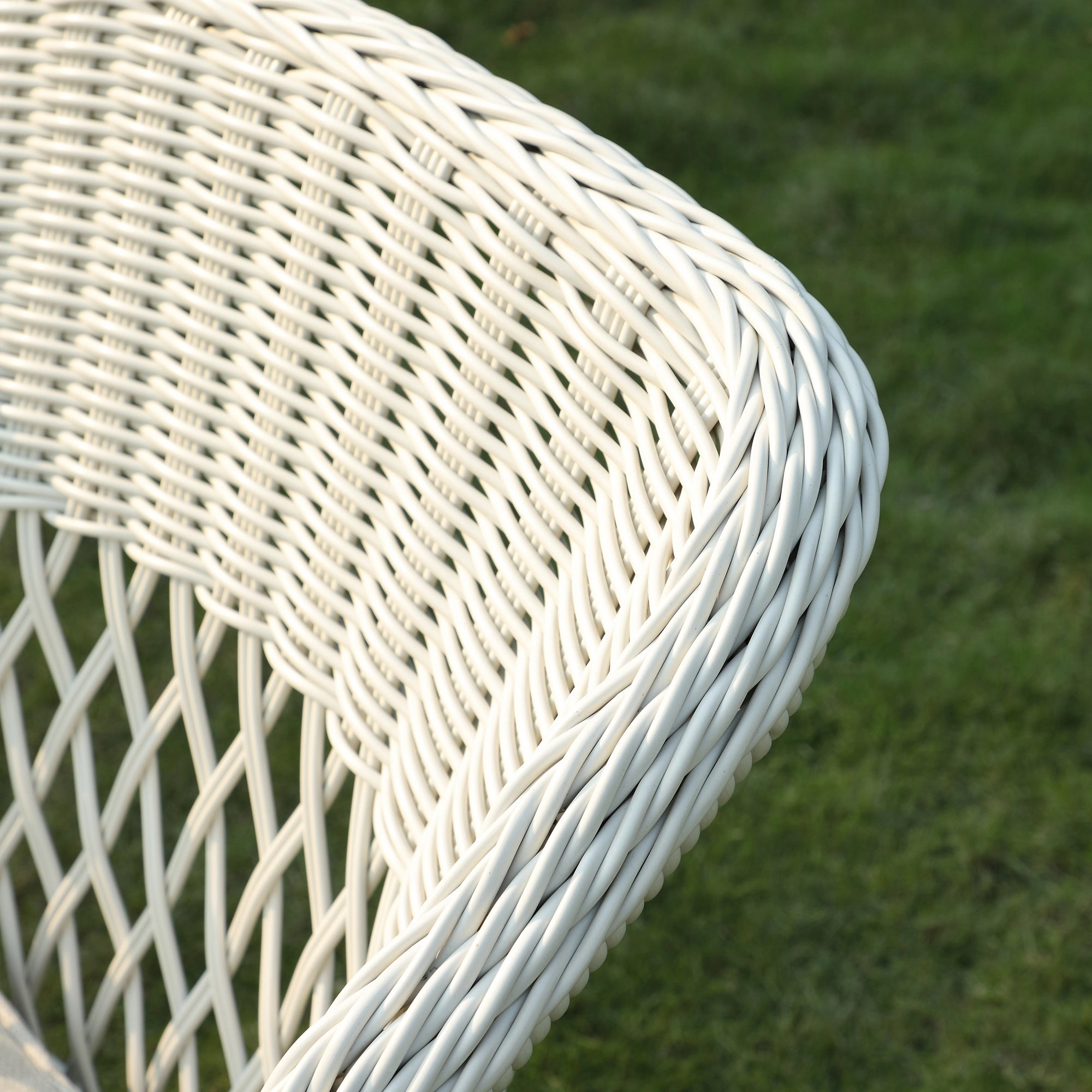 Willowbrook Lattice Weave Rattan 4-Seater Round Dining Set, White