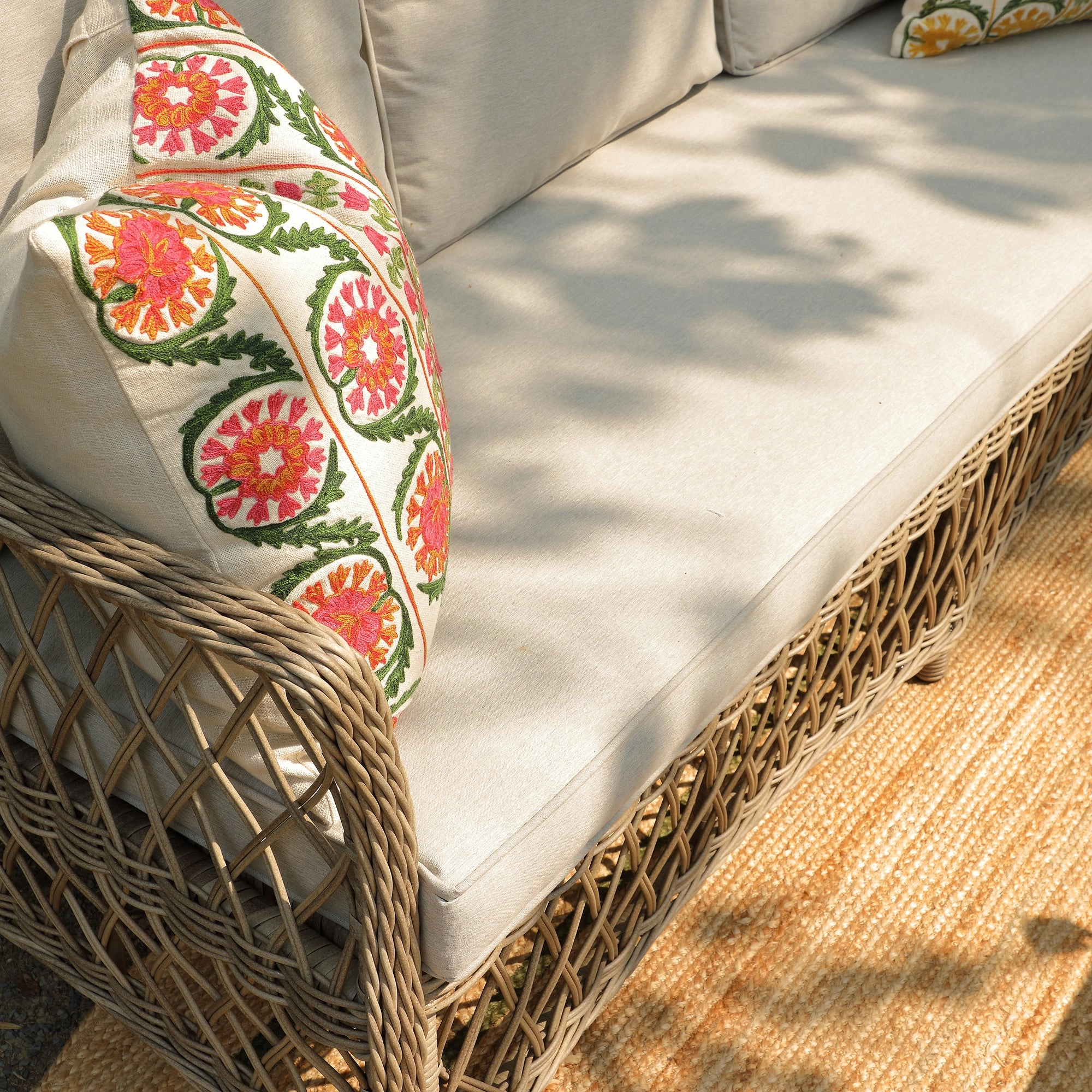 Willowbrook Lattice Weave Rattan 5-Seater Sofa Set with Rising Table, Natural