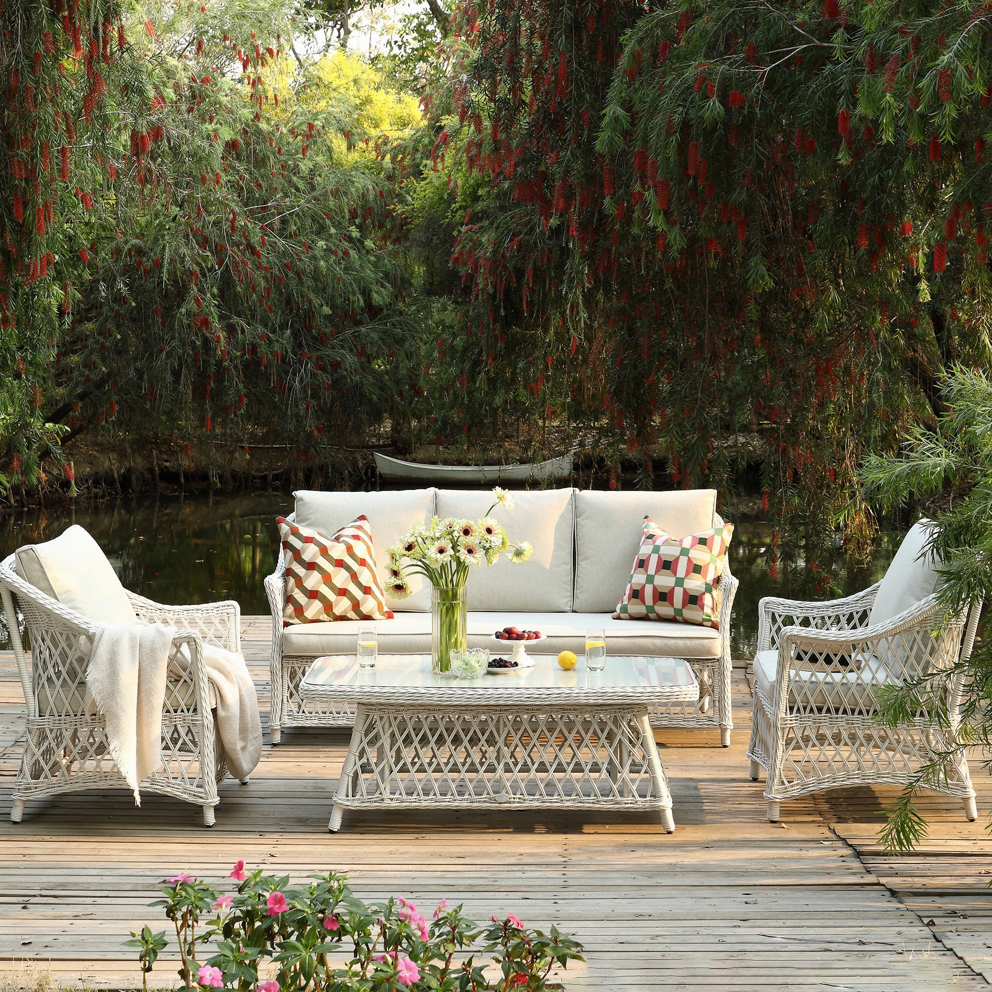 Willowbrook Lattice Weave Rattan 5-Seater Sofa Set with Rising Table, White
