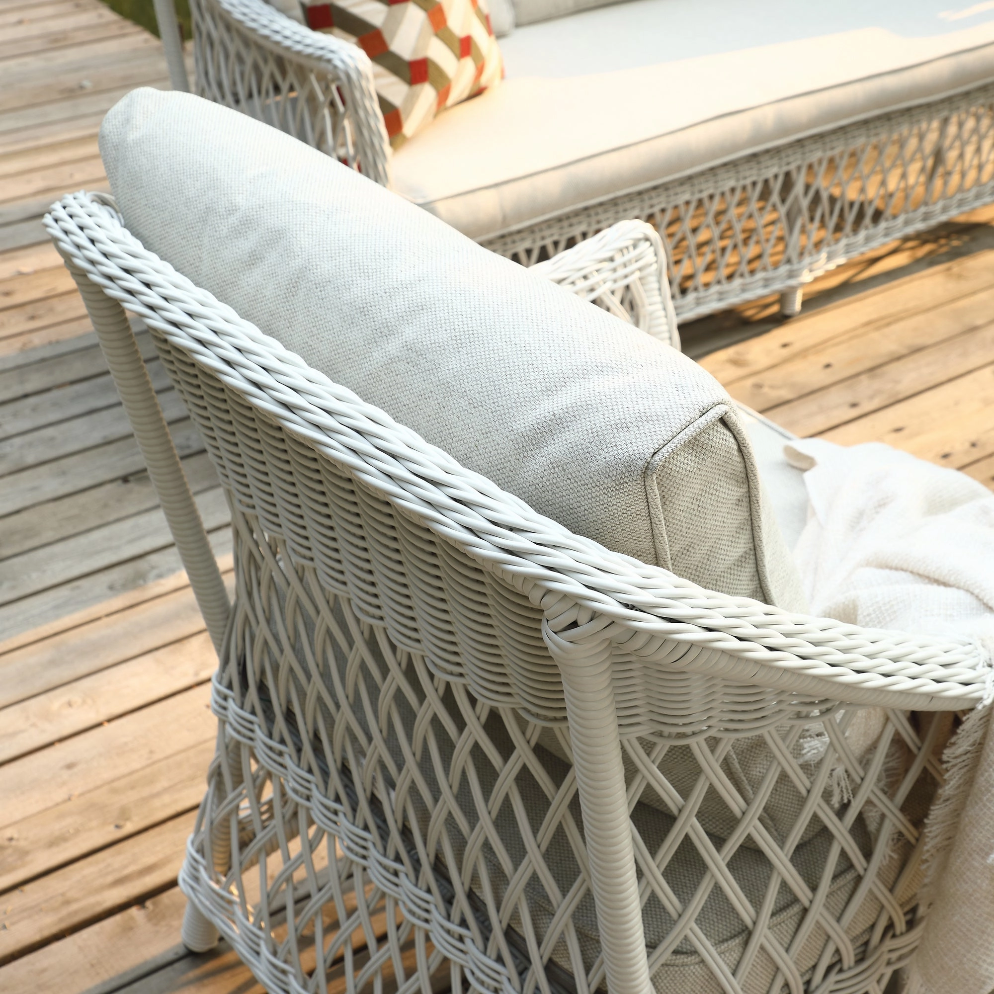 Willowbrook Lattice Weave Rattan 5-Seater Sofa Set with Rising Table, White